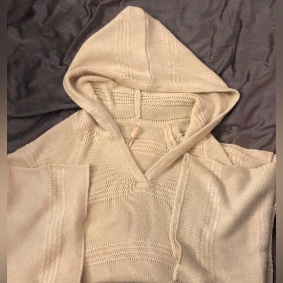 Comfy, over-sized, short sleeved knitted sweater. Dreamy - Picture 4 of 4